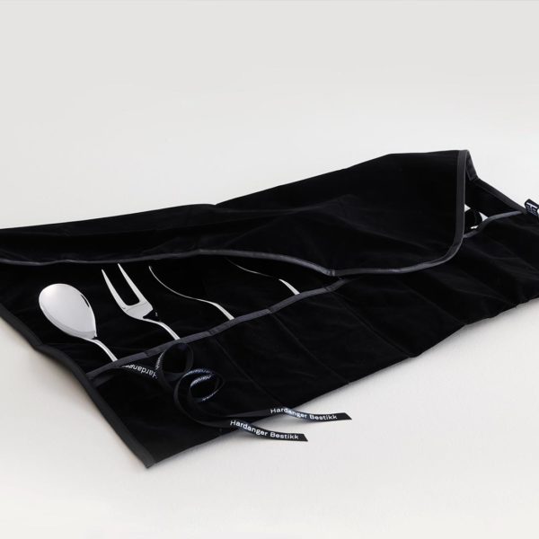 Hardanger Bestikk cutlery bag for serving cutlery